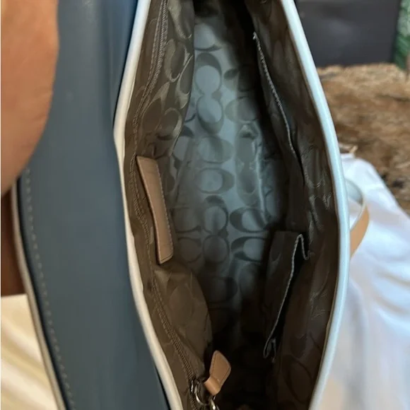 EUC Coach Hampton vintage Bag,Blue & White Leather W/Coach dust bag - Picture 11 of 14